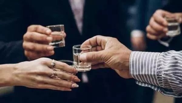 泵閥人背后的真實人生！此文看哭10000+老板!-